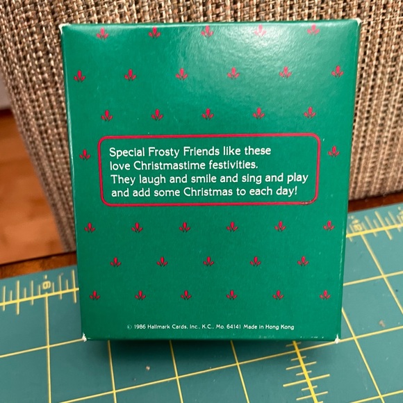 Mint Condition 1986 Frosty Friends #7 - with baby reindeer - Picture 2 of 6